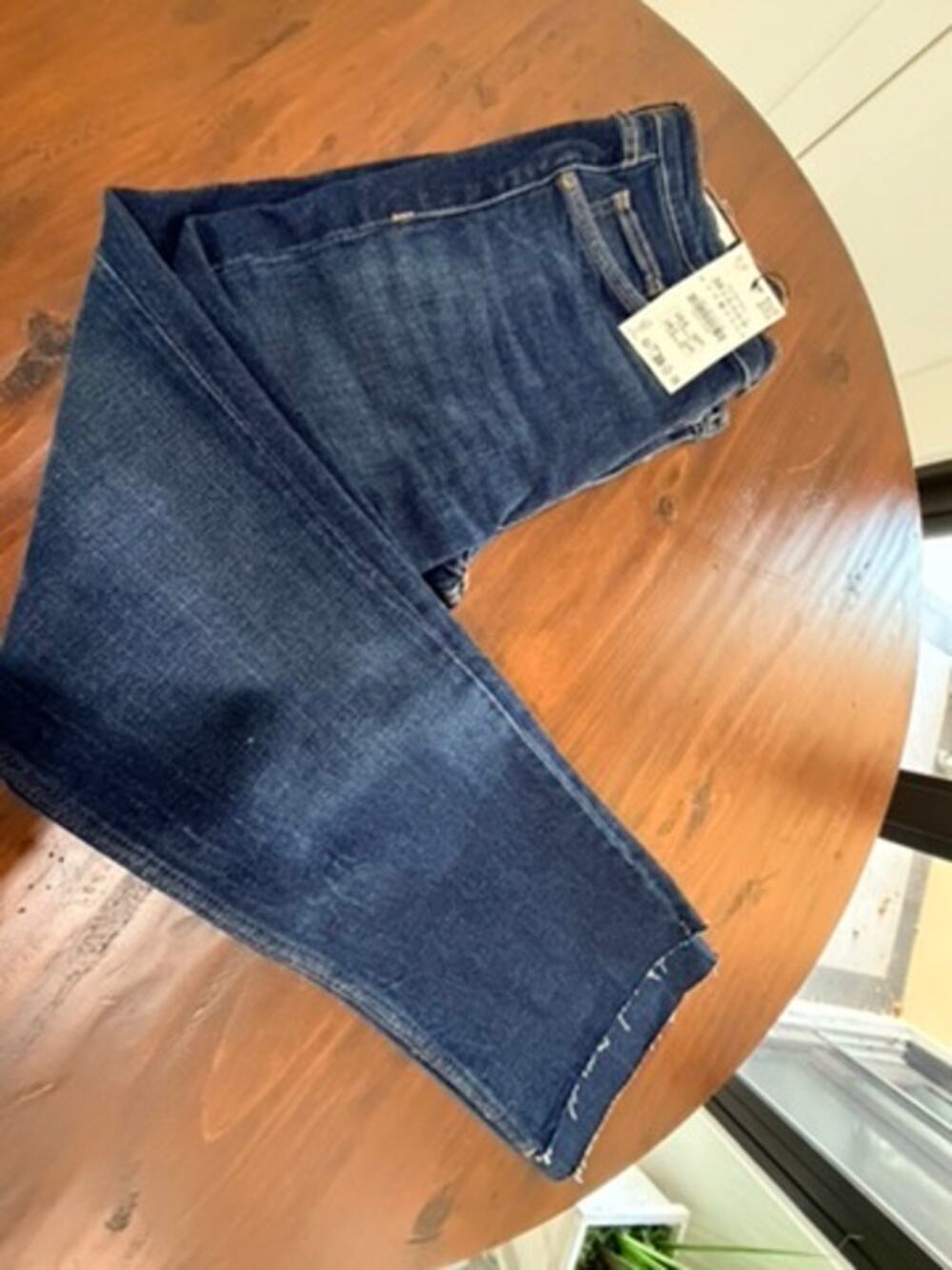 Zara BNWT Crop Flare Jeans - Size US 6